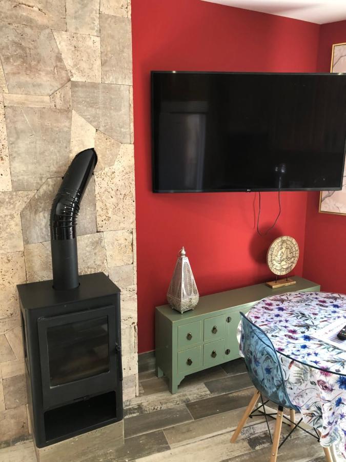 Apartamentos Deluxe Con Jacuzzi O Chimenea Love For Two Кольядо-Медиано Экстерьер фото