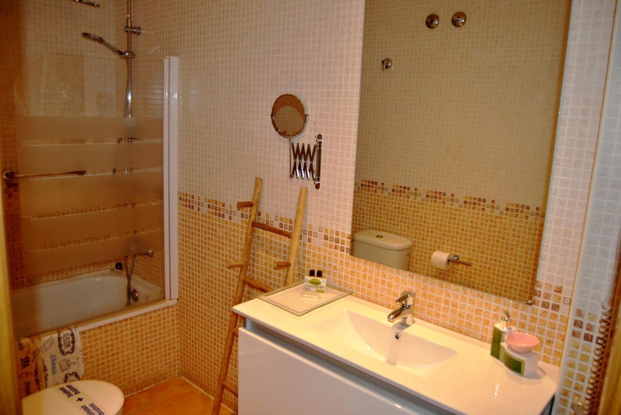 Apartamentos Deluxe Con Jacuzzi O Chimenea Love For Two Кольядо-Медиано Экстерьер фото